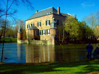 [Photo of 
Kasteel Erenstein after the additional application of Enhance 
Colors]